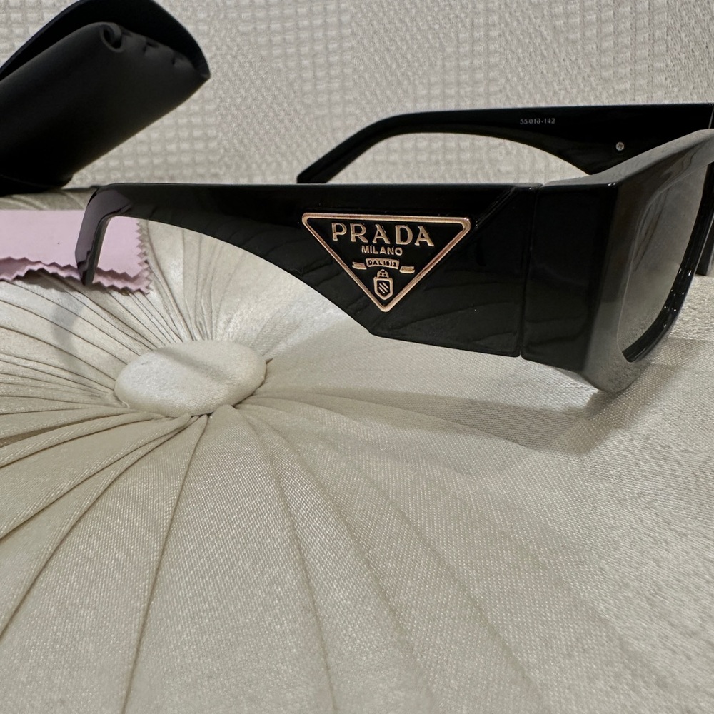 PRADA SUNGLASSES - Picture 4 of 5